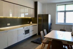 舒适的公寓，有趣的布局和现代装修 A55631 长期租赁 公寓