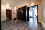 英石。 Dmitrievskaya，四室公寓装修。 A13747 长期租赁 公寓