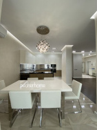 Spacious apartment in the PecherSky