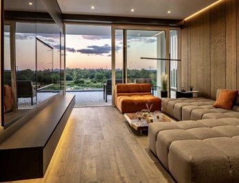 Nova casa moderna com terraços únicos