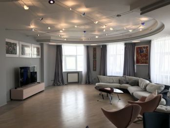 Premium class apartment in Pechersky