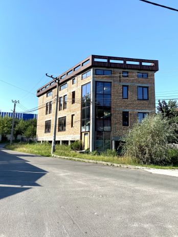 出售一栋独立式建筑在大街上。 Verkhovyna在基辅 A6556 特卖