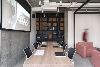 Office with excellent renovation and