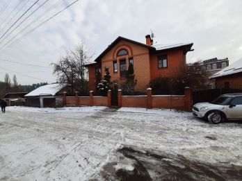 House in Pechersk on the street.