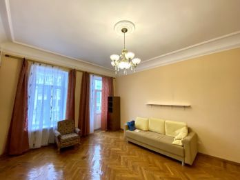 Three-room apartment on Bohdan