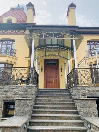 Luxuriöses Herrenhaus in Pechersk