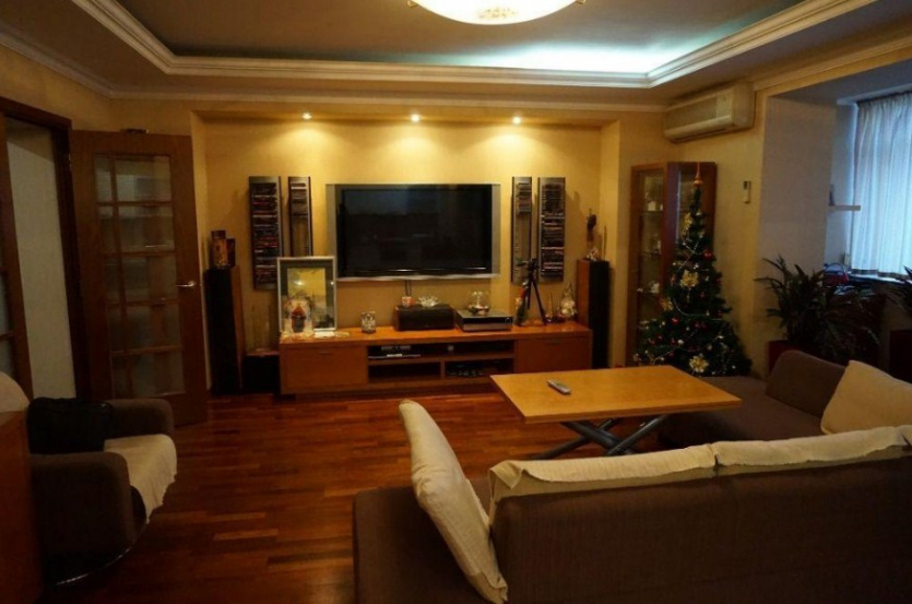 شقة فسيحة من 5 غرف في Pechersk A49176