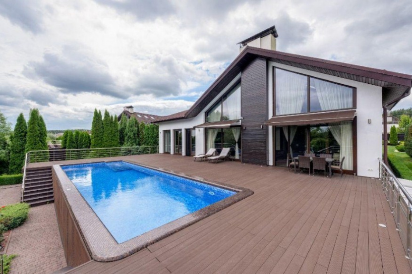 带游泳池的大型现代房屋 A42646 特卖 房屋和别墅