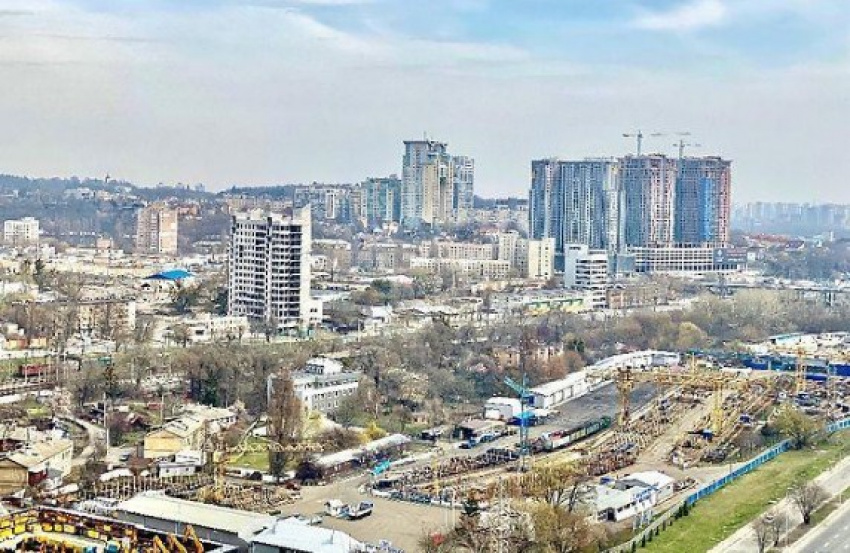 واسعة في منطقة Goloseevsky في كييف