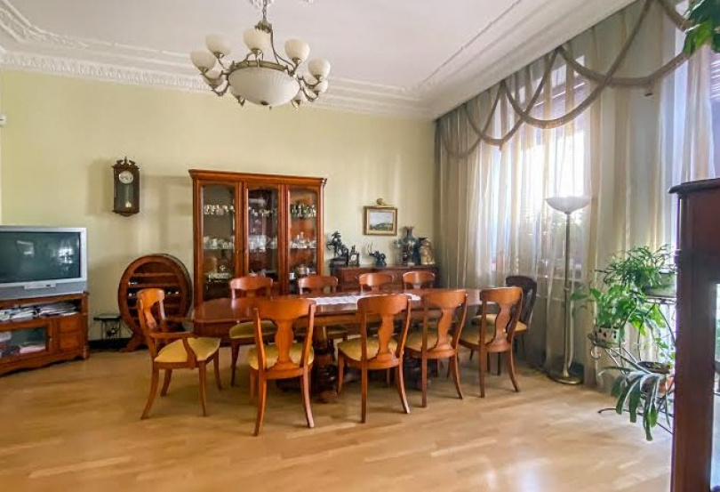 Apartment in the historical center of