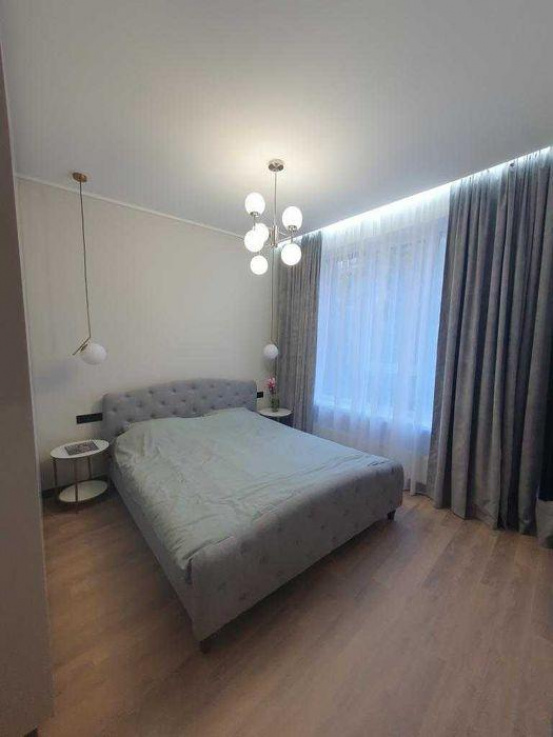 Bright 1-room apartment in the