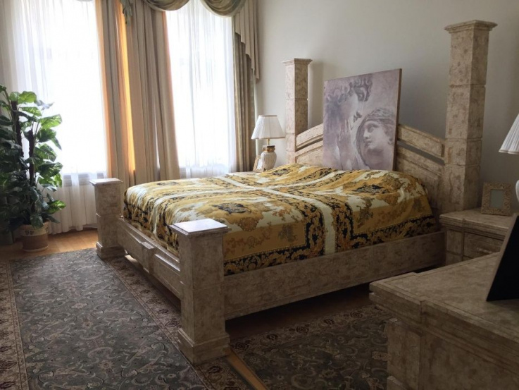 Квартира с 3 спальнями в центре Киева