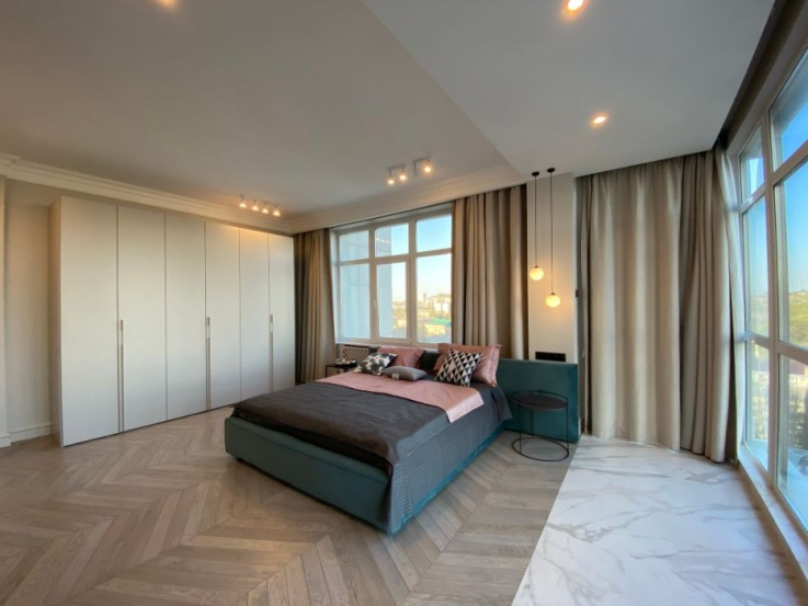 Lipki 住宅的设计师三居室公寓 A10901 长期租赁 公寓 位于