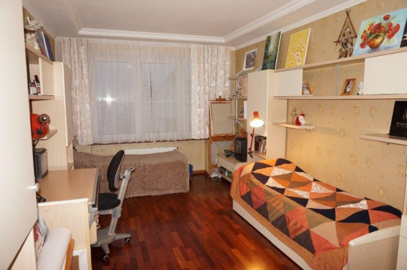 سكنية شقة فسيحة من 5 غرف في Pechersk