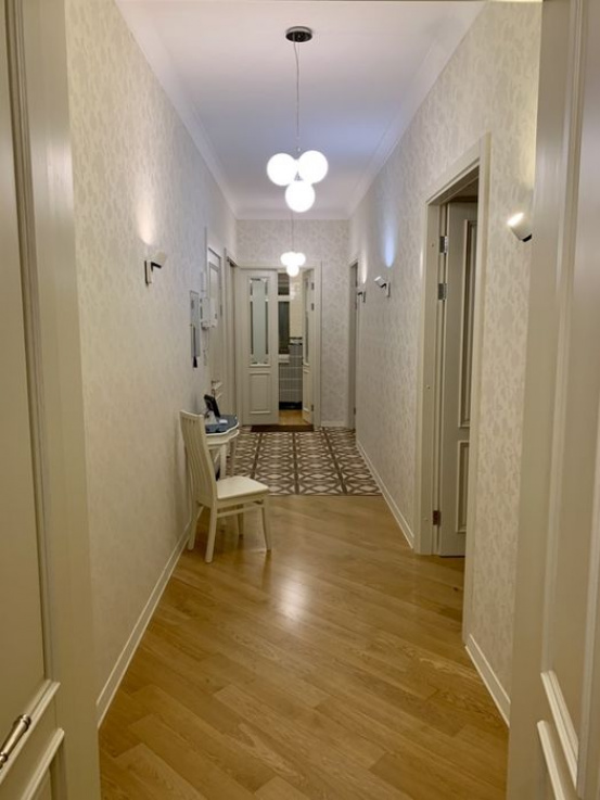 Intstitutskaya 街上的舒适公寓 A10979 长期租赁 公寓