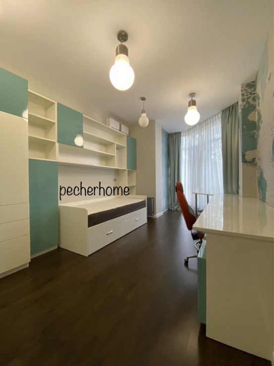 位于 PecherSky 商务舱的宽敞公寓， A10923 长期租赁 公寓