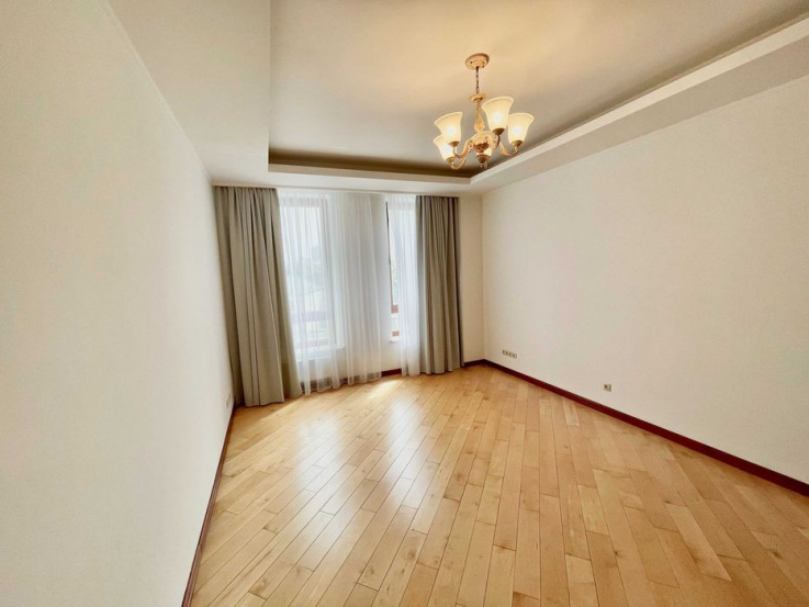 “Lipska Vezha”房子里的舒适公寓 A11023 长期租赁 公寓