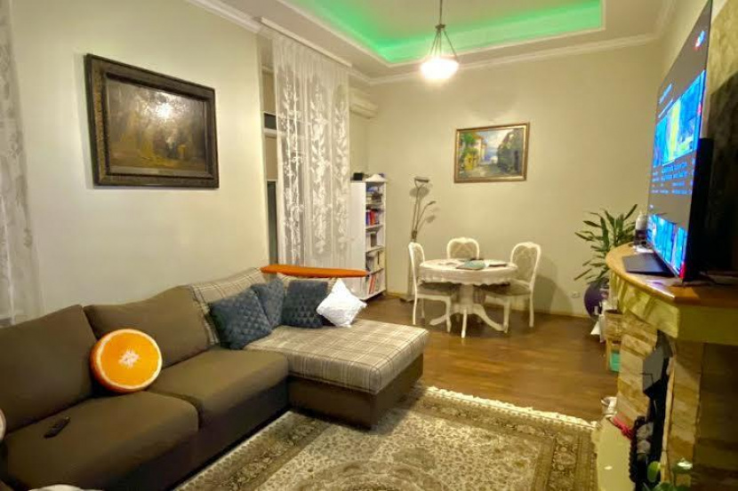 Apartments  3-Zimmer-Wohnung Kiew