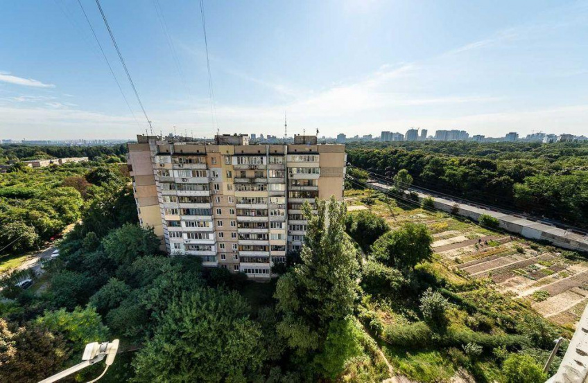 سكنية شقة واسعة في حي شيفتشينكو A36172
